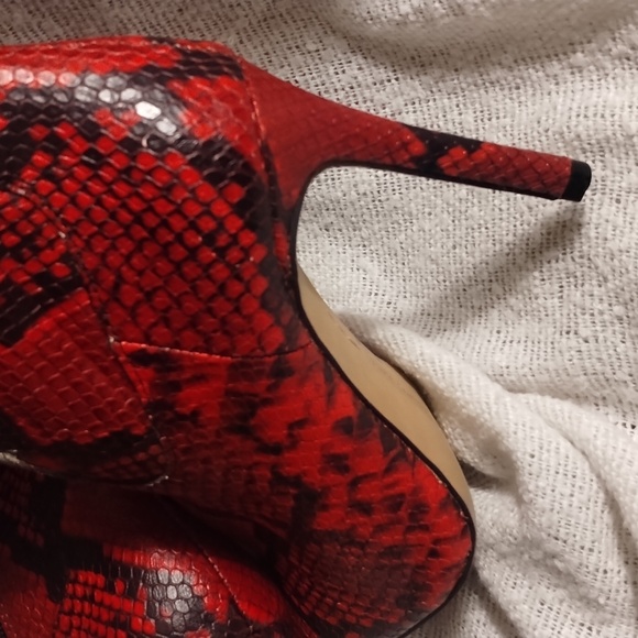 Vince Camuto Red Snakeskin Knee High Pointed Toe Boots - Picture 7 of 9